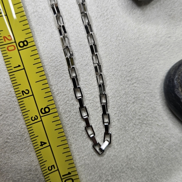 Dramatic Silver Box Chain - Picture 9 of 9